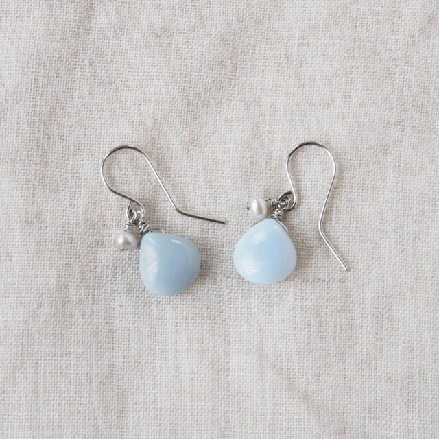 ❦14kgf❦淡水ブルーパール❦ピアス❦❦ブラックオパール・ミニ❦タンザ❦ Pale Blue Pierce（ブルーオパール×淡水パール） | iichi 日々の暮らし