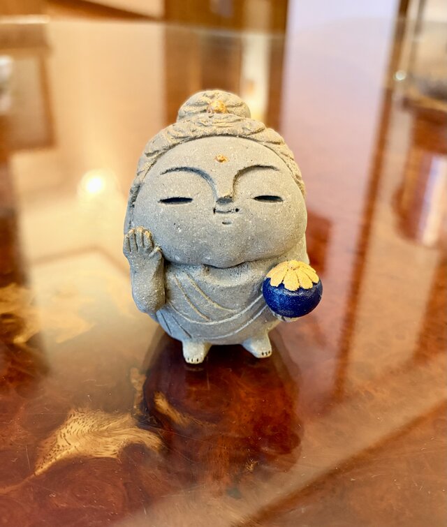 ほぼ未使用 茶道具 寜楽 川崎鳳嶽作 桐唐草風炉屏風先 薬師寺如来座古材 紙箱 風の呼の薬師如来 | iichi 日々の暮らしを心地よくするハンドメイドや