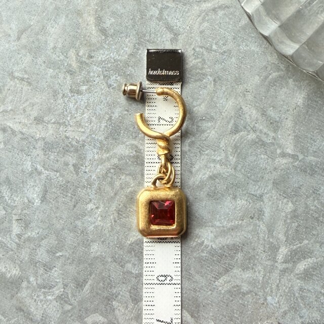 P818-ヴィンテージピアス U.S.A. 1980-90s Square Ruby Red & Twist