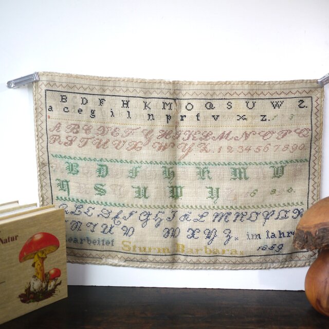 アンティーク　大きな　サンプラー　クロスステッチ　刺繍　インテリア　100年 アンティーク サンプラー刺繍 クロスステッチ 1859年 ドイツ | iichi