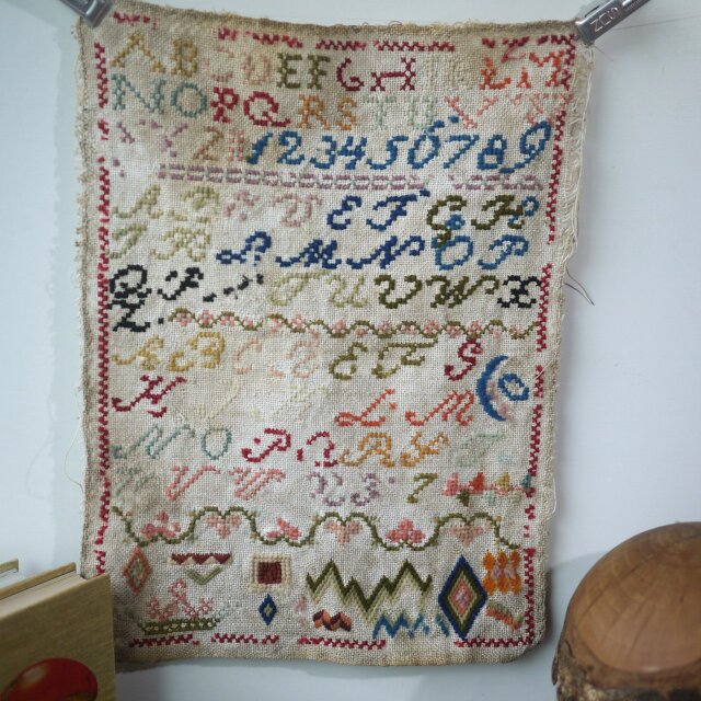 アンティーク サンプラー 毛糸刺繍 フランス | iichi 日々の暮らしを