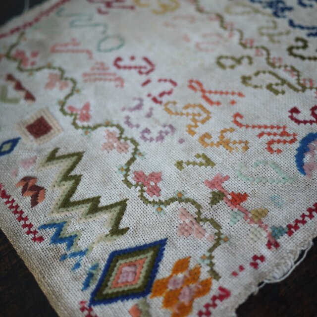 アンティーク サンプラー 毛糸刺繍 フランス | iichi 日々の暮らしを