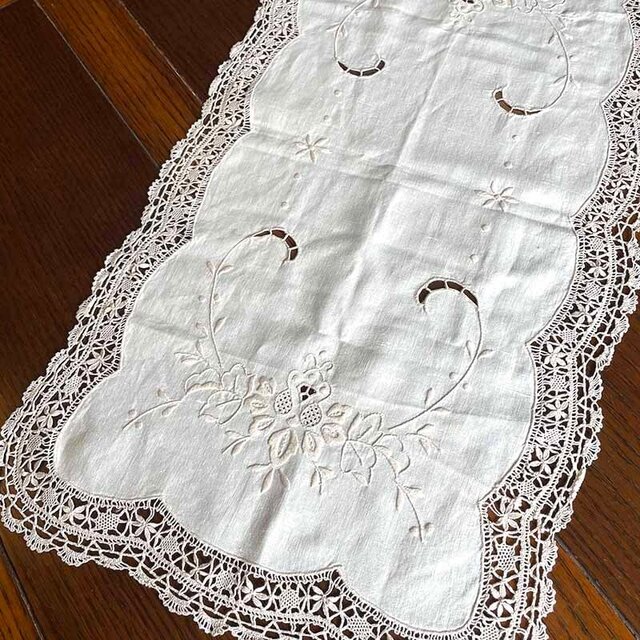 テーブルセンター レース 刺繍 フランスリネン カットワーク ドローン