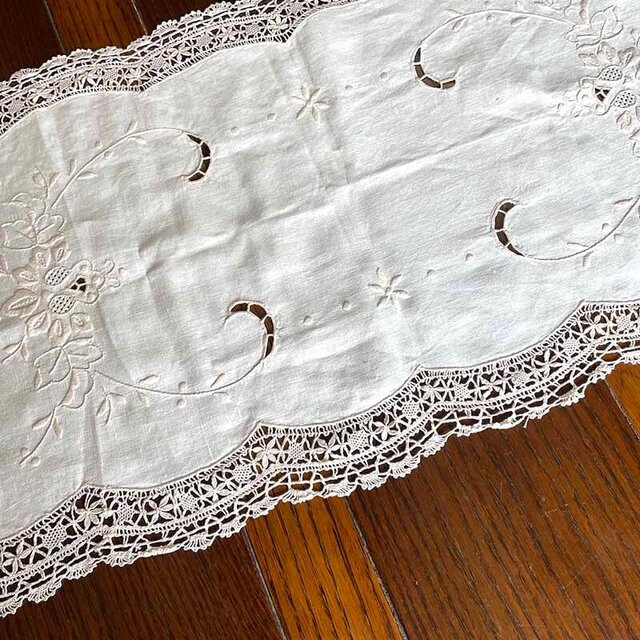 テーブルセンター レース 刺繍 フランスリネン カットワーク ドローン