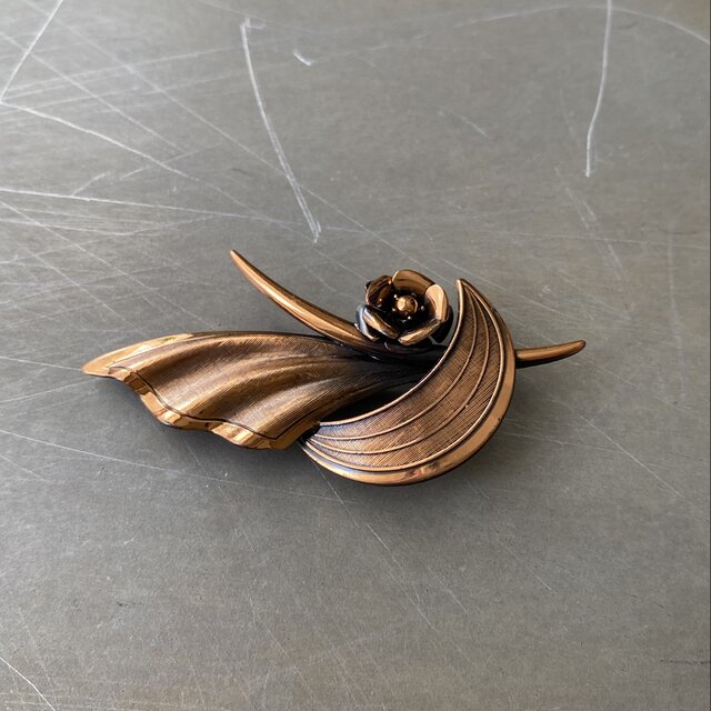 Vintage 70s-80s USA retro copper botanical flower design brooch