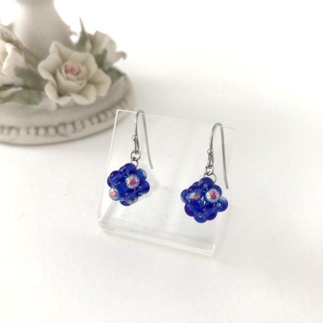 ビーズボール ピアス コバルトブルー 青 夏 | iichi 日々の暮らしを