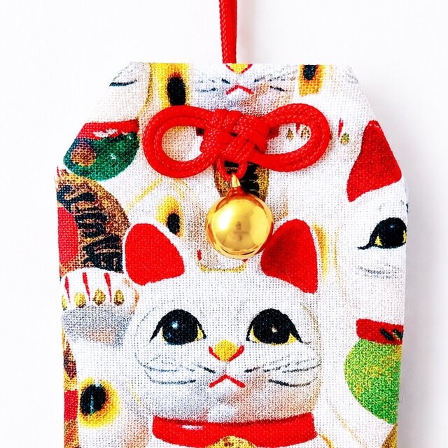手縫いの招き猫お守り袋｜ちいさな福を招くにゃんこ | iichi 日々の