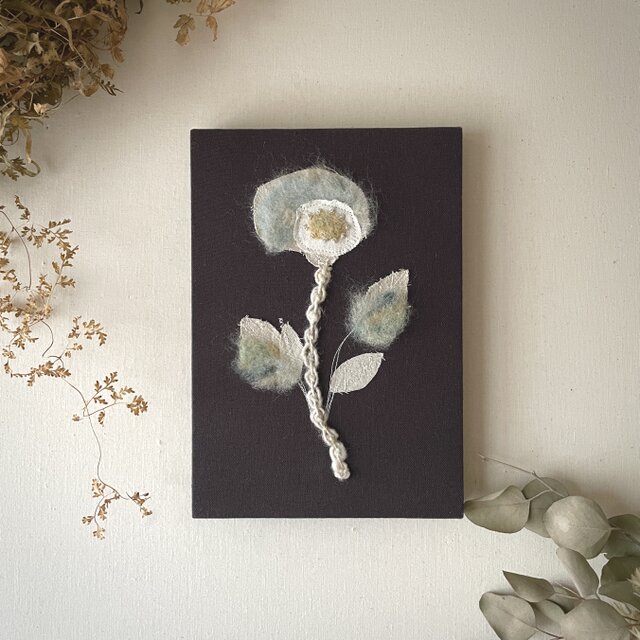 一点もの】刺繍 ファブリックパネル 『Flower, l'.』 | iichi 日々の