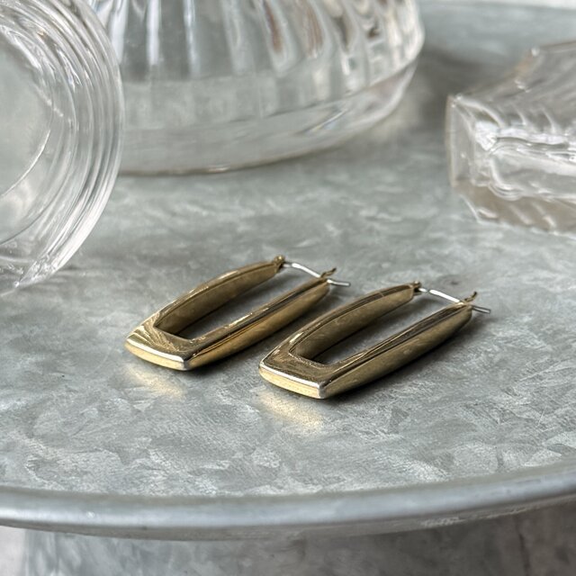 P822-ヴィンテージピアス U.S.A. 1980-90's Gold Tone Square Hoop