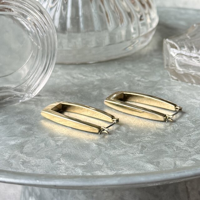 P822-ヴィンテージピアス U.S.A. 1980-90's Gold Tone Square Hoop