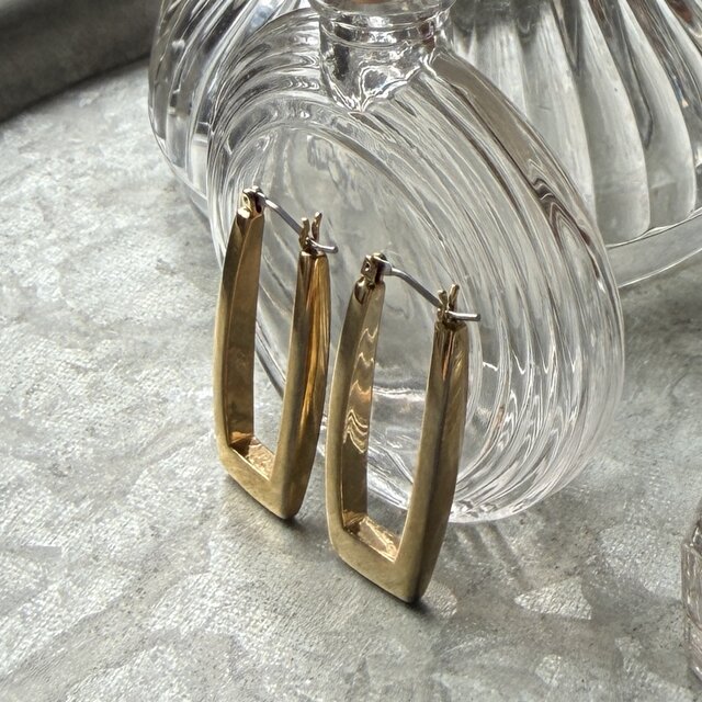 P822-ヴィンテージピアス U.S.A. 1980-90's Gold Tone Square Hoop
