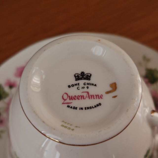 アンティークヴィンテージ　QUEEN　ANNE すずらん　カップ&ソーサー　英国 Queen Anne クイーンアン カップ＆ソーサー 英国 ヴィンテージ