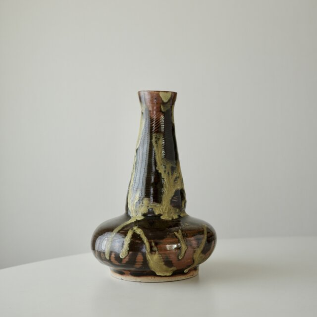 Ceramic Vase | iichi 日々の暮らしを心地よくするハンドメイドや