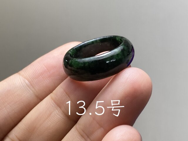 L18-139 一点物 黒緑 13.5号 ミャンマー産天然 A貨 本翡翠 くりぬき リング L18-139 一点物 黒緑 13.5号 ミャンマー産天然 A貨 本翡翠 くりぬき