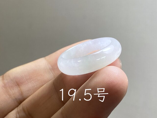 L18-145 糯氷種 薄白緑 19.5号 グアテマラ産 A貨 本翡翠 くりぬき