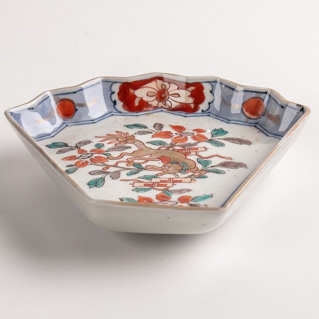 古伊万里 染錦 唐獅子花文 扇形皿 明治時代 F279 | iichi 日々の暮らし
