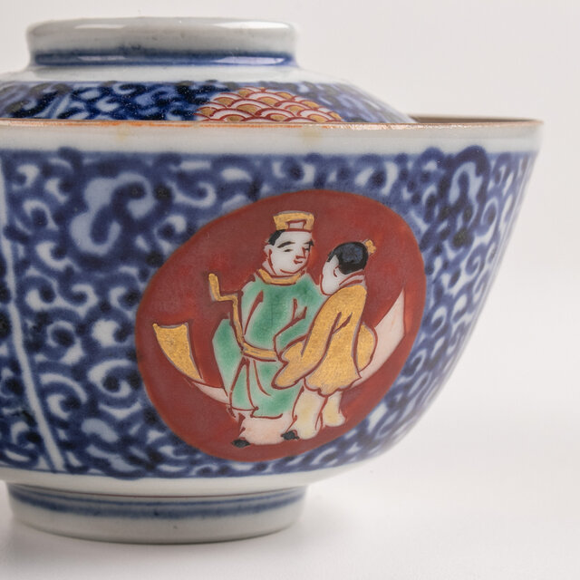 大聖寺伊万里 金襴手 蛸唐草人物文蓋茶碗 明治時代 D515 | iichi 日々