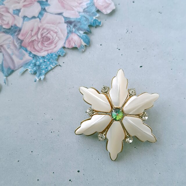 mather of pearl watermelon rivoli rhinestone flower ヴィンテージ