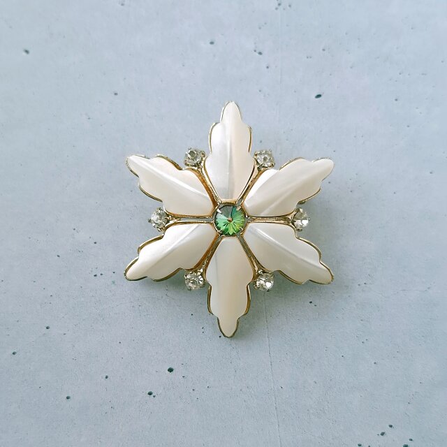 mather of pearl watermelon rivoli rhinestone flower ヴィンテージ