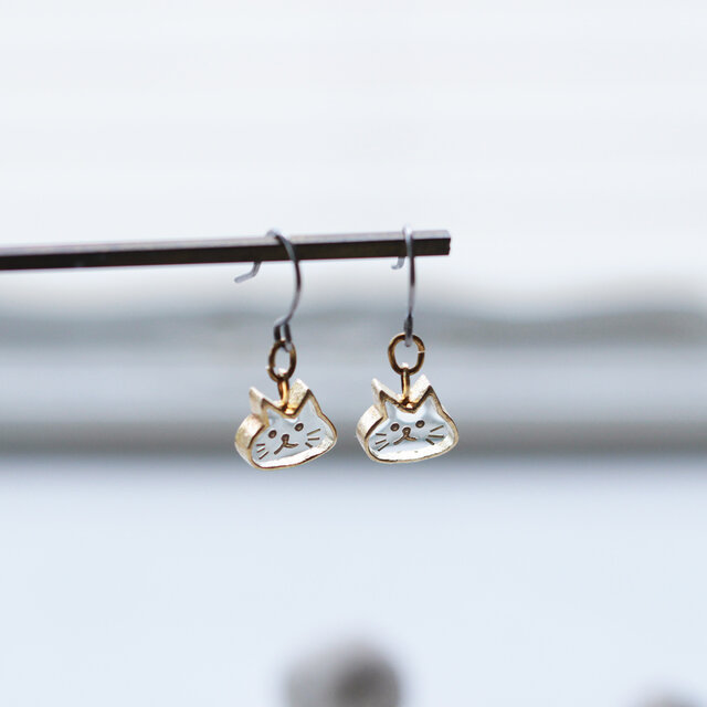 すごくちいさいねこちゃん|ピアス|イヤリング|P573 | iichi 日々の すごくちいさいねこちゃん|ピアス|イヤリング|P573 | iichi 日々の