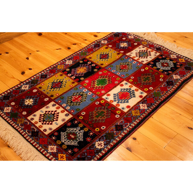 イラン シラーズ産 ギャッベ 径132×82cm E1178 | iichi 日々の暮らしを