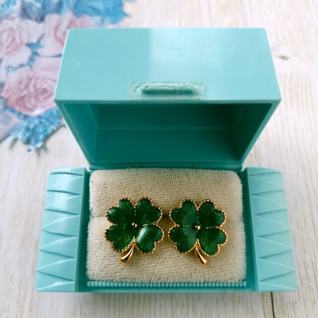 Avon》 “Avon Lucky Clover” エイボン ヴィンテージピアス | iichi