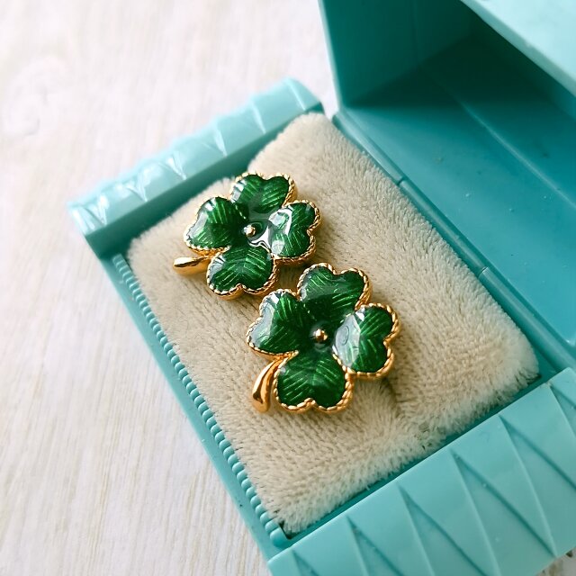 Avon》 “Avon Lucky Clover” エイボン ヴィンテージピアス | iichi