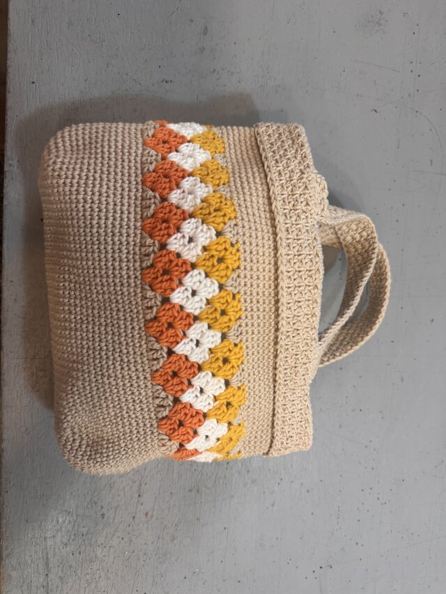ハンドメイド 小花ラインのちょっとそこまでバッグ 手編み グラニー
