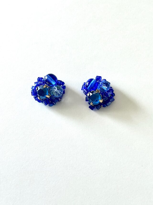 Royal blue ピアス／シックなブルーカラーのビジューイヤリング