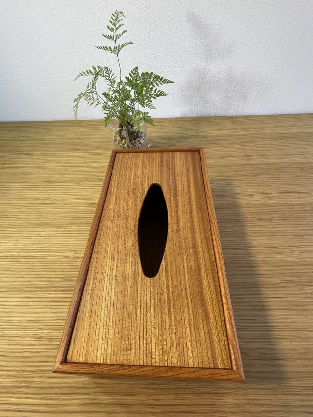 無垢 欅（ケヤキ）の木組みティッシュケース | iichi 日々の暮らしを