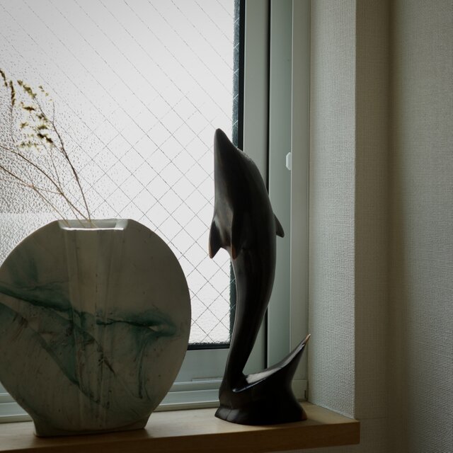イルカとハルカドルフィンの木造彫像 Wood Dolphin Sculpture | iichi 日々の暮らしを心地よくする