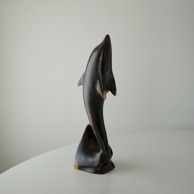 Wood Dolphin Sculpture | iichi 日々の暮らしを心地よくする