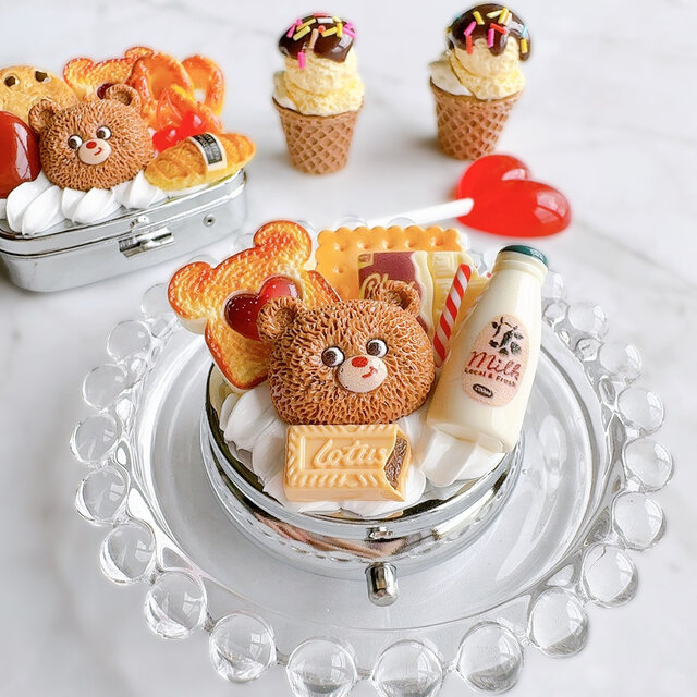 くまとこんがり焼けたパンのピルケース スイーツデコ | iichi 日々の