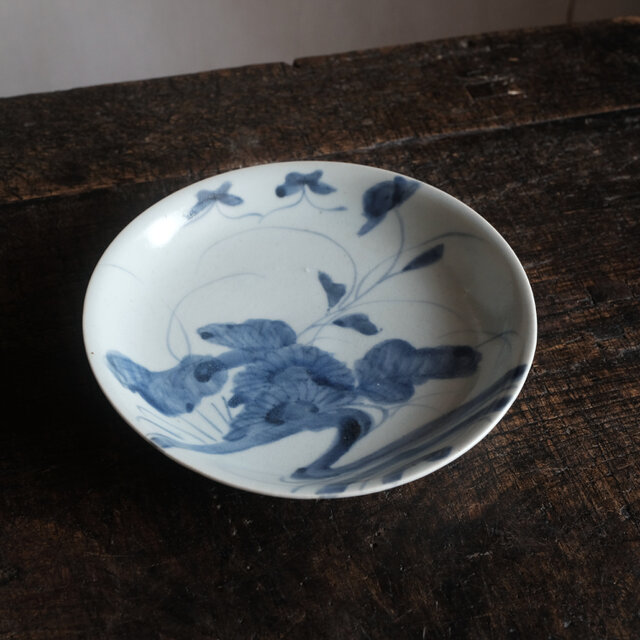 伊万里 花と蝶々◇花蝶文染付中皿 骨董器 antiques アンティーク和食器