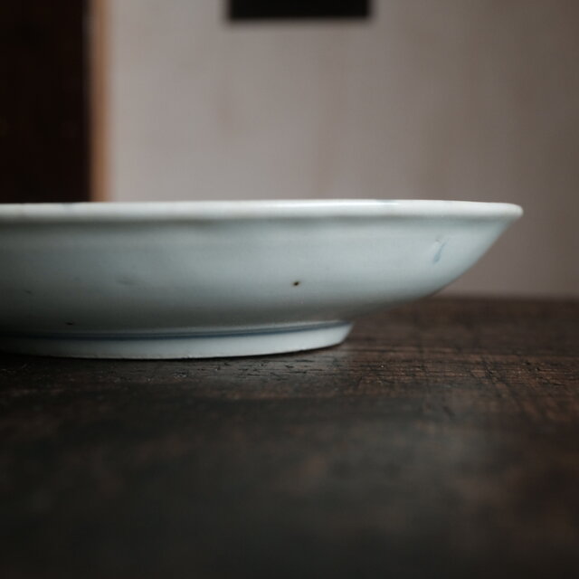 伊万里 花と蝶々◇花蝶文染付中皿 骨董器 antiques アンティーク和食器
