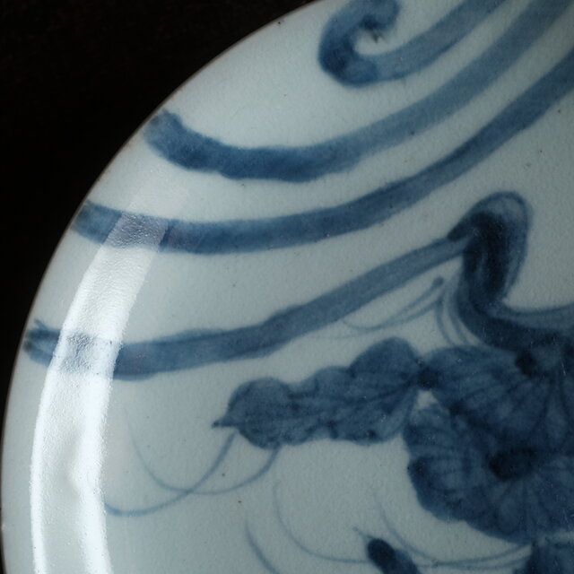 伊万里焼 花と蝶々◇花蝶文染付中皿 骨董器 antiques アンティーク和
