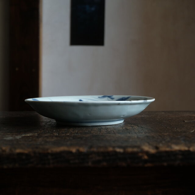 伊万里焼 花と蝶々◇花蝶文染付中皿 骨董器 antiques アンティーク和