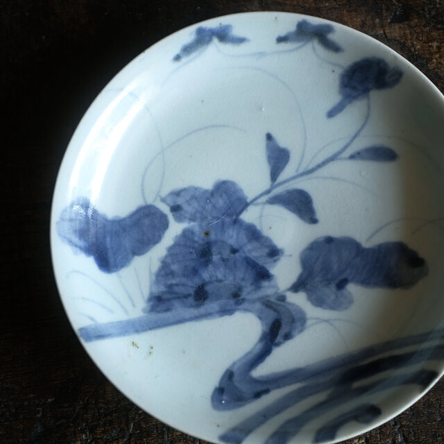 伊万里焼 花と蝶々◇花蝶文染付中皿 骨董器 antiques アンティーク和