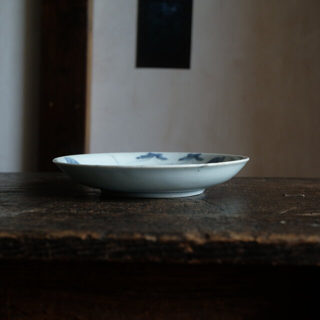 伊万里焼 花と蝶々◇花蝶文染付中皿 骨董器 antiques アンティーク和