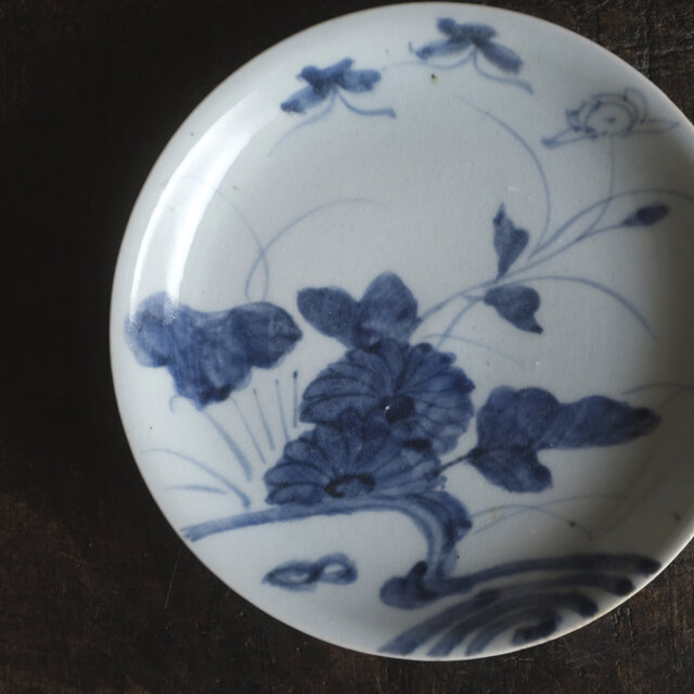 伊万里焼 花と蝶々◇花蝶文染付中皿 骨董器 antiques アンティーク和