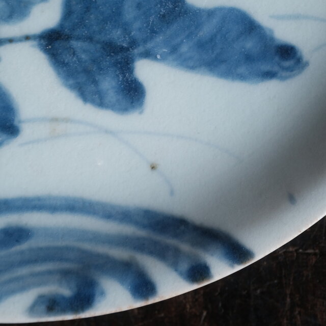 伊万里焼 花と蝶々◇花蝶文染付中皿 骨董器 antiques アンティーク和