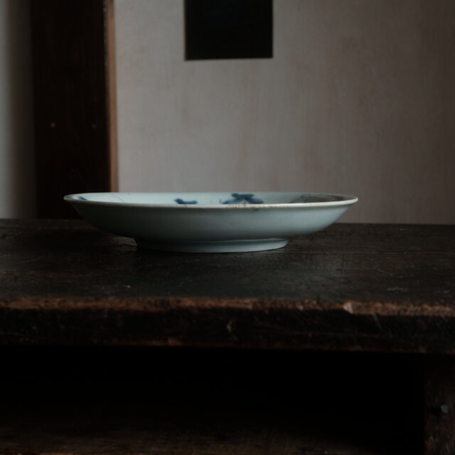 伊万里焼 花と蝶々◇花蝶文染付中皿 骨董器 antiques アンティーク和