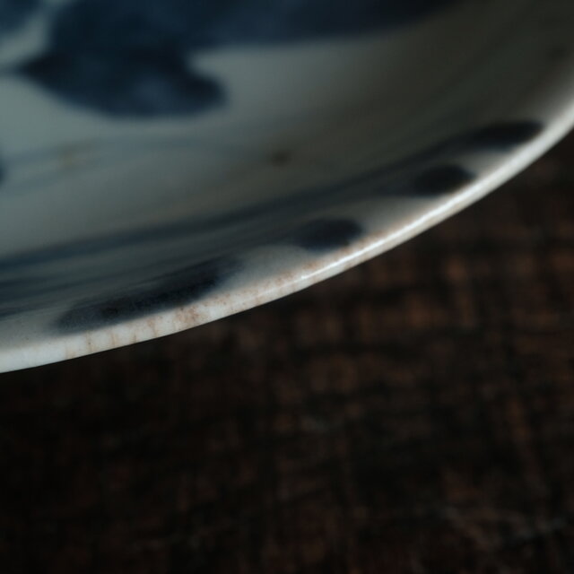 伊万里焼 花と蝶々◇花蝶文染付中皿 骨董器 antiques アンティーク和