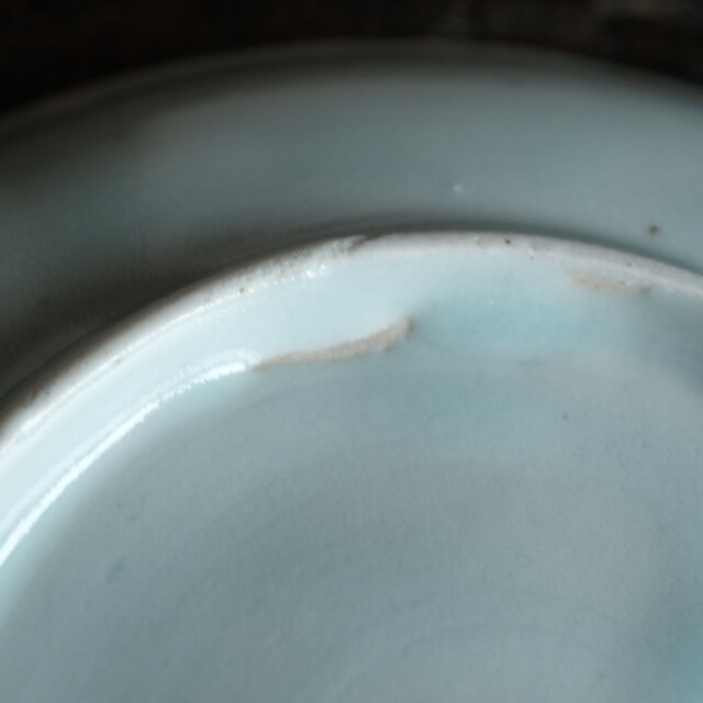 伊万里焼 花と蝶々◇花蝶文染付中皿 骨董器 antiques アンティーク和