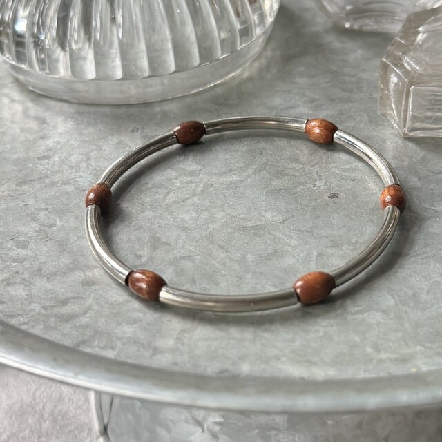 B117-ヴィンテージブレスレット U.S.A. Silver-tone wooden bead