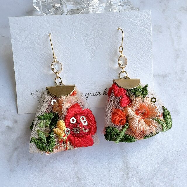 インド刺繍リボンのフラワーピアス アレルギー対応 | iichi 日々の