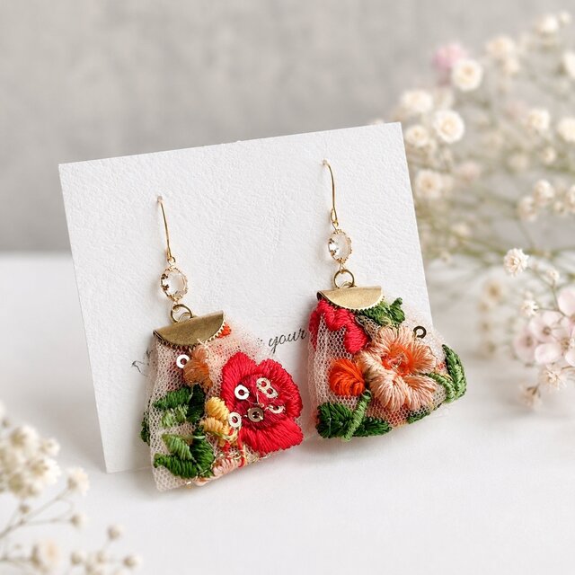 夏を彩る インド刺繍リボンのフラワーピアス アレルギー対応 | iichi