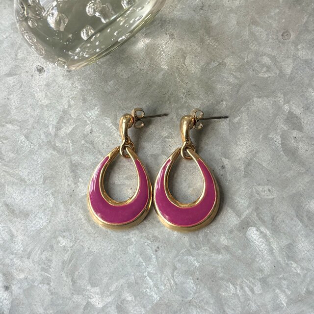 P826-ヴィンテージピアス U.S.A. 1970-80's Magenta Pink Enamel Drop