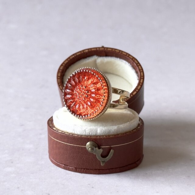 チェコガラスボタン オレンジフラワーリング｜大ぶり フリーサイズ