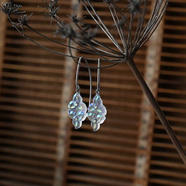 silver925｜ヴィンテージガラスの揺れる透明な花フックピアス